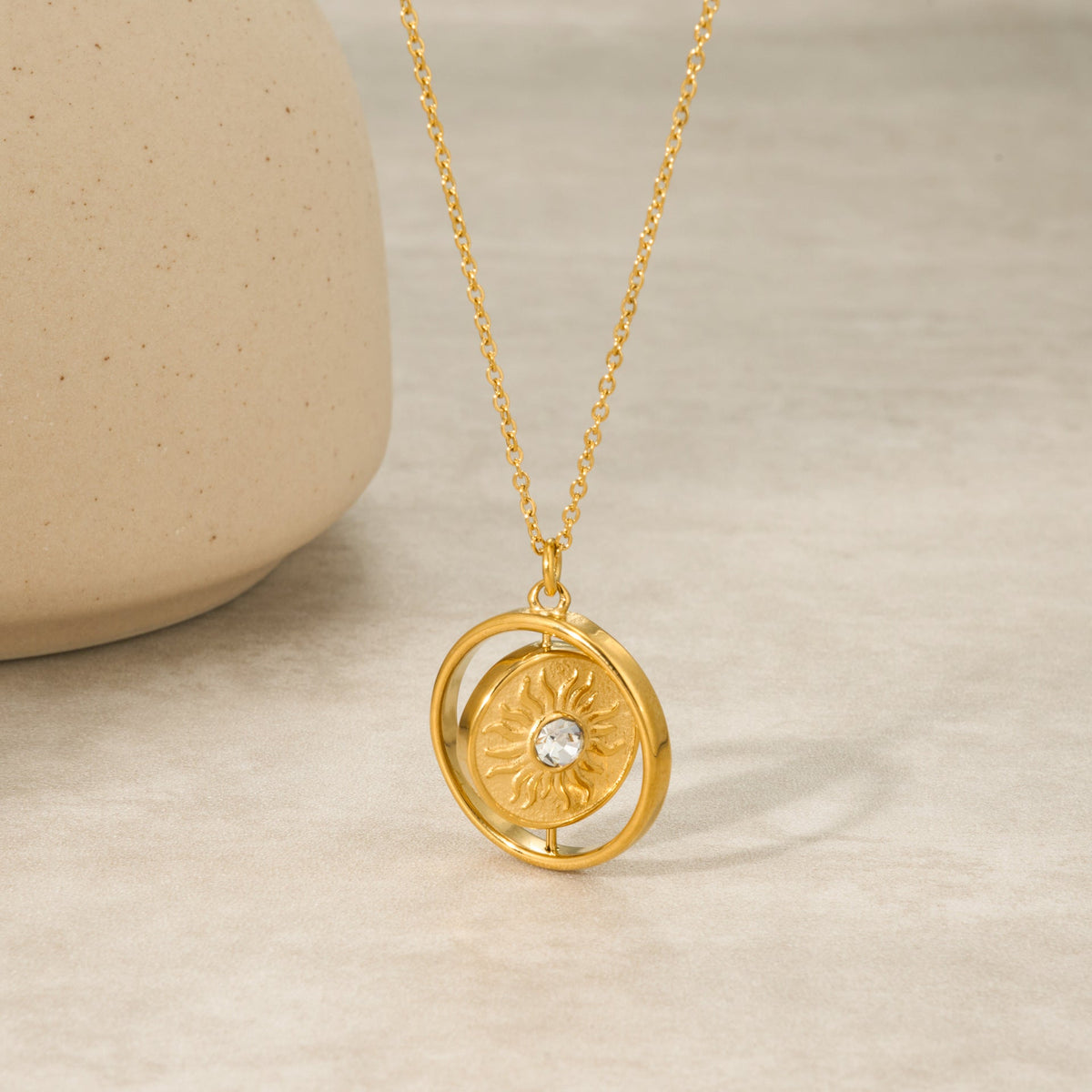 Collier Boussole Soleil & Étoiles - Plaqué Or 18K - Soin & GrâceSoin & GrâceGold18K9211f2e4d4d3673f19d32bb7e1b5621