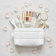 Trousse maquillage - flat lay